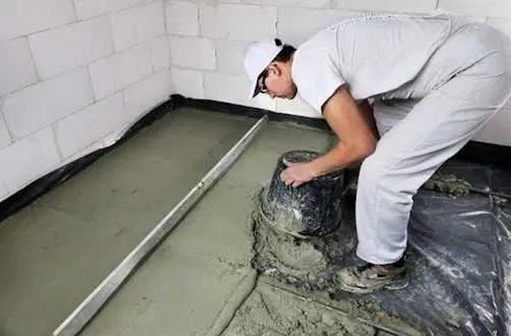 Ile wylewki na ogrzewanie podłogowe potrzebujesz? Kluczowe wskazówki dla budujących domy