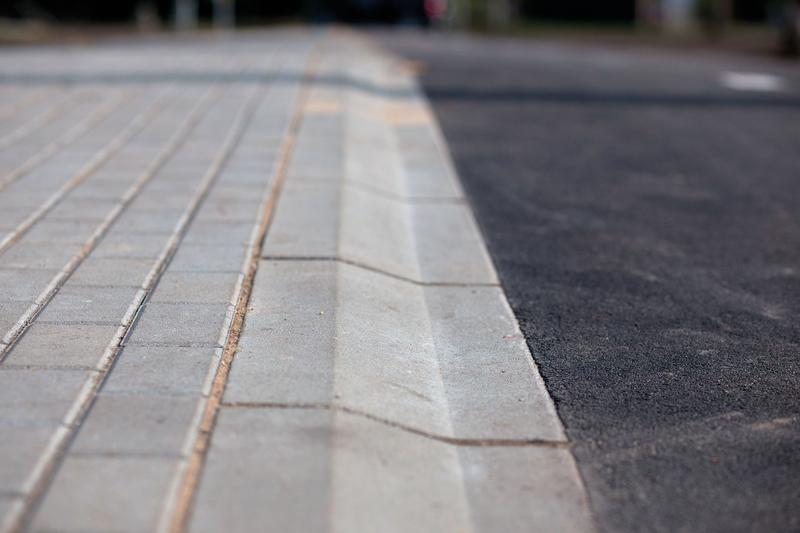 Krawężniki najazdowe mobilność i dostęp