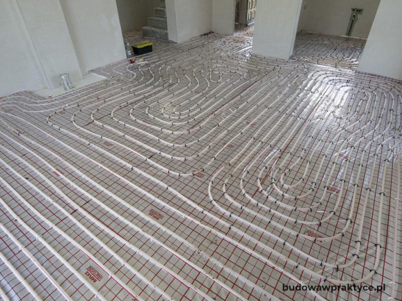 Jak temperatura wody w podłogówce wpływa na efektywność systemu ogrzewania?